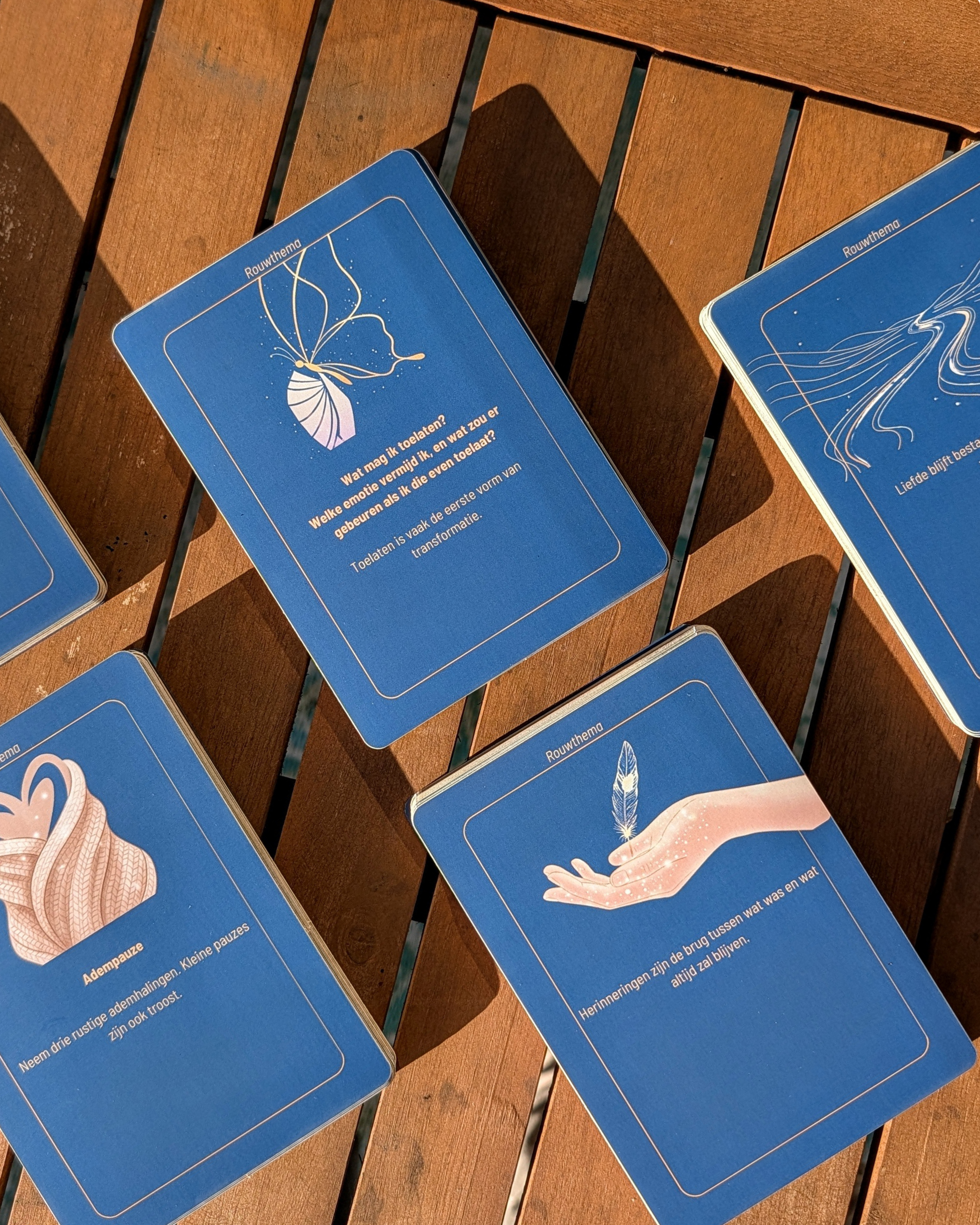 Diverse betekeniskaarten uit de serie Rouwthema met de kant van de teksten